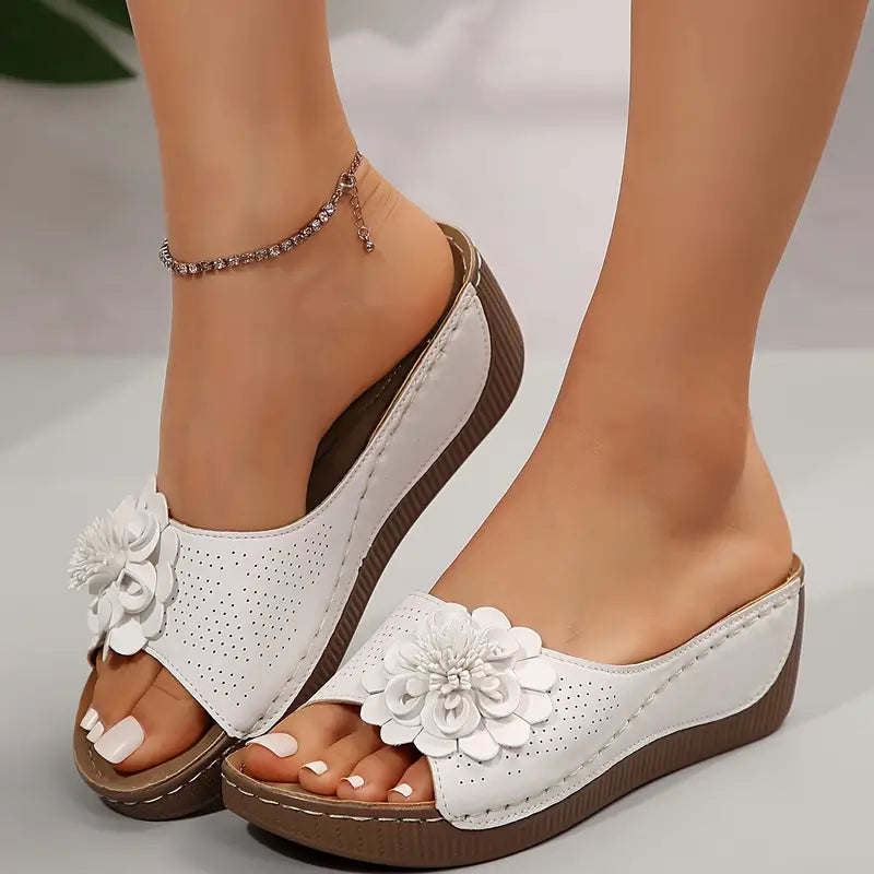 Belle™ - Orthopaedic Sandals with Floral Pattern